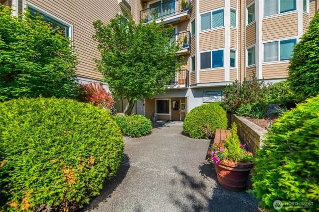 Property photo for 6910 Sw California Avenue #14, Seattle