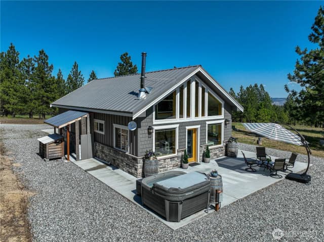 Property photo for 250 Open Ln, Chelan
