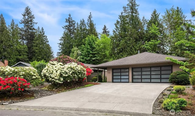 Property photo for 910 145th Place Ne, Bellevue
