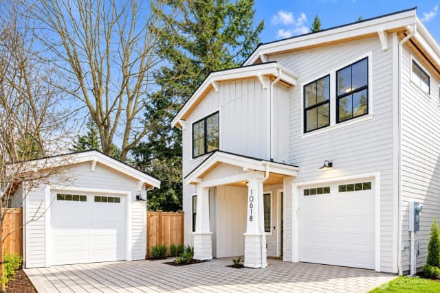 Property photo for 10618 Ne 54th Lane, Kirkland