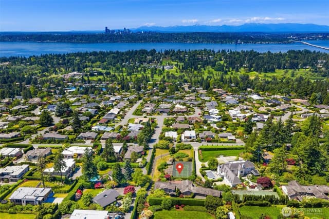 Property photo for 1700 92nd Avenue Ne, Clyde Hill