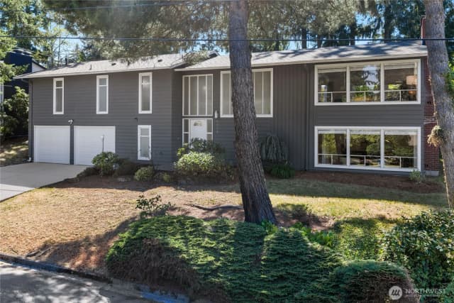Property photo for 6215 122nd Avenue Se, Bellevue