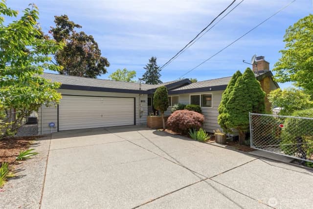 Property photo for 911 Chestnut Street, Bremerton