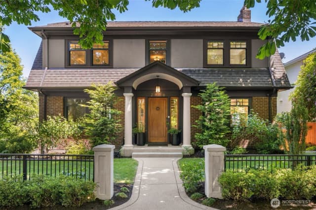 Property photo for 2406 Bigelow Avenue N, Seattle