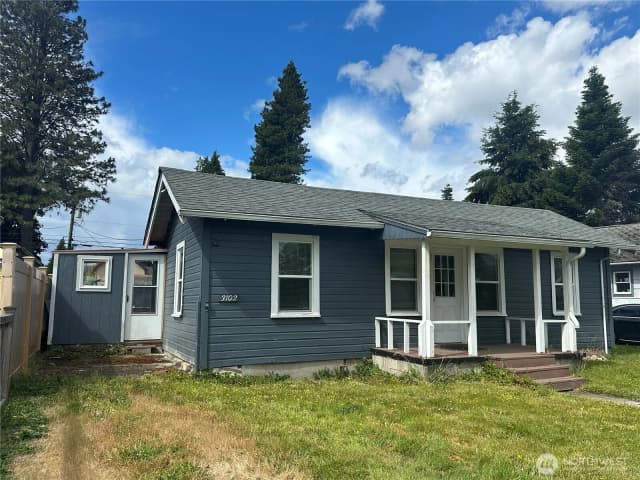 Property photo for 3102 Garfield Street, Longview