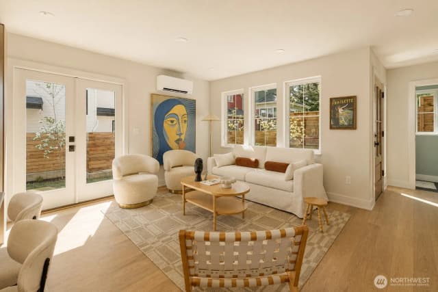 Property photo for 909 32nd Avenue S #c, Seattle