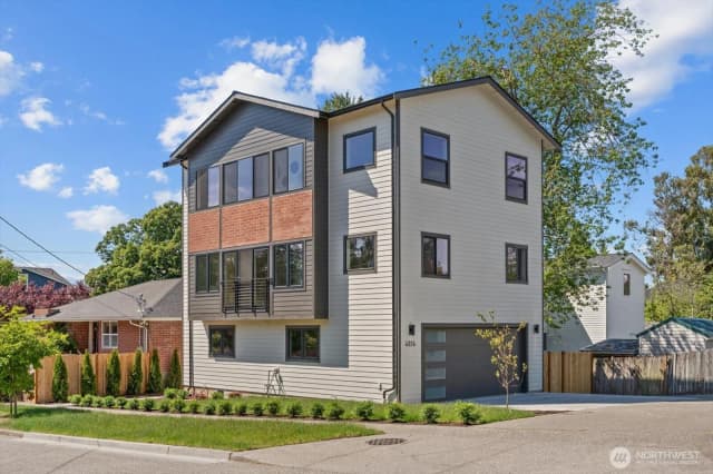 Property photo for 4816 Sw Findlay Street, Seattle