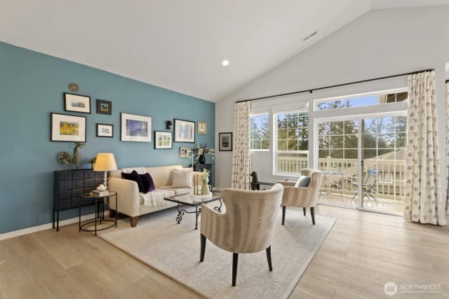 Property photo for 18560 Ne 57th Street, Redmond