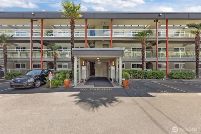 Property photo for 701 122nd Avenue Ne #205, Bellevue