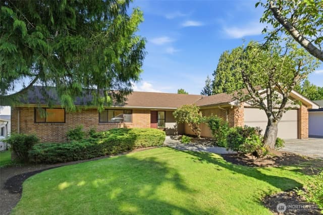 Property photo for 16532 34th Avenue Ne, Lake Forest Park