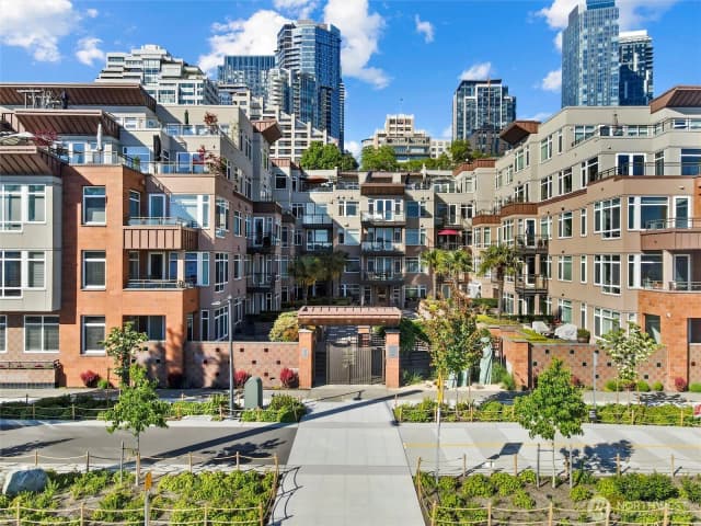 Property photo for 1950 Alaskan Way #422, Seattle