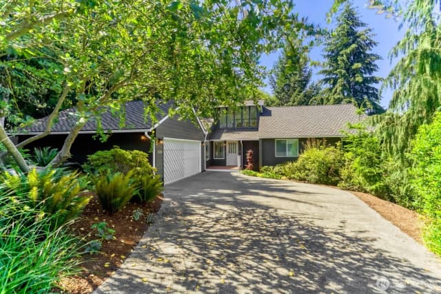Property photo for 15301 Se 48th Drive, Bellevue