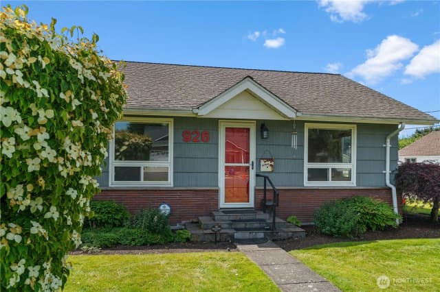 Property photo for 926 6th Avenue Sw, Puyallup