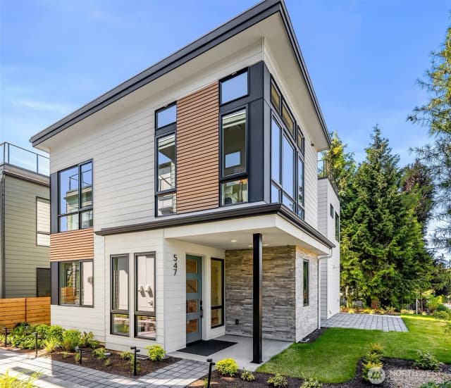 Property photo for 547 16th Avenue W, Kirkland
