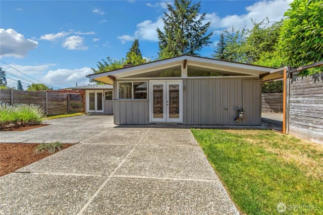 Property photo for 7801 Leschi Road Sw, Lakewood