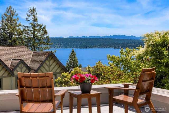 Property photo for 4529 E Laurel Drive Ne, Seattle