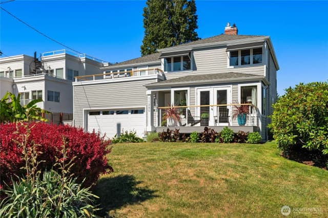 Property photo for 11280 Marine View Drive Sw, Seattle