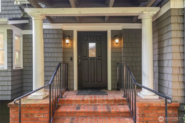 Property photo for 7626 Ne 8th Street, Medina