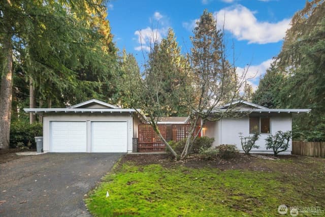 Property photo for 12421 Ne 65th Place, Kirkland