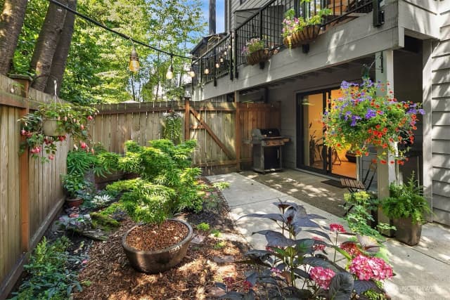 Property photo for 15628 8th Avenue Sw #b, Burien