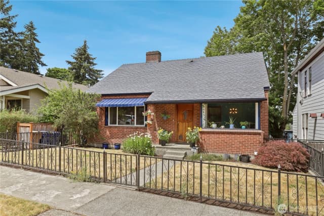 Property photo for 305 S 35th Street, Tacoma