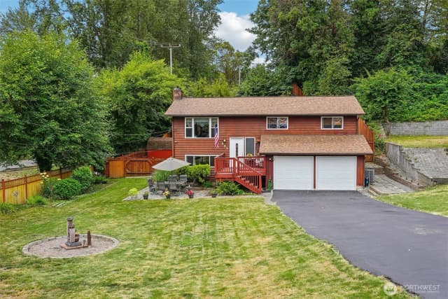 Property photo for 553 S 111th Street, Seattle