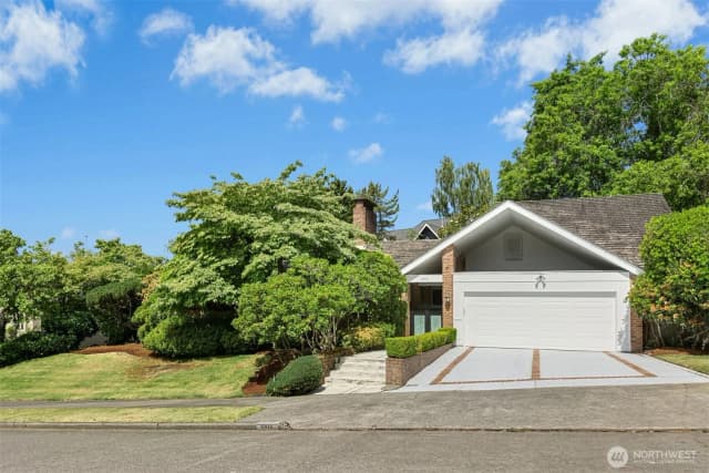 Property photo for 6016 Ne Keswick Drive, Seattle