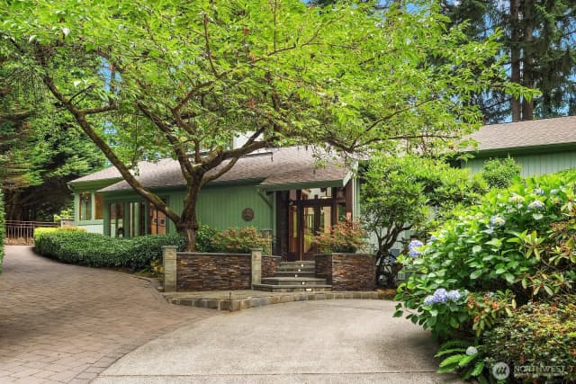 Property photo for 3825 132nd Avenue Ne, Bellevue