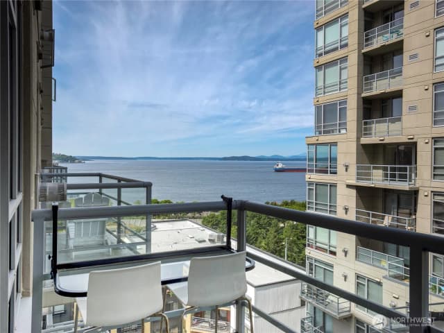 Property photo for 2929 1st Ave #816, Seattle, WA 98121
