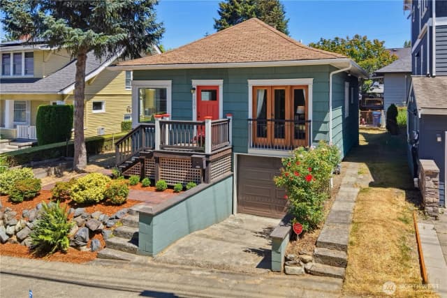 Property photo for 2204 3rd Avenue W, Seattle