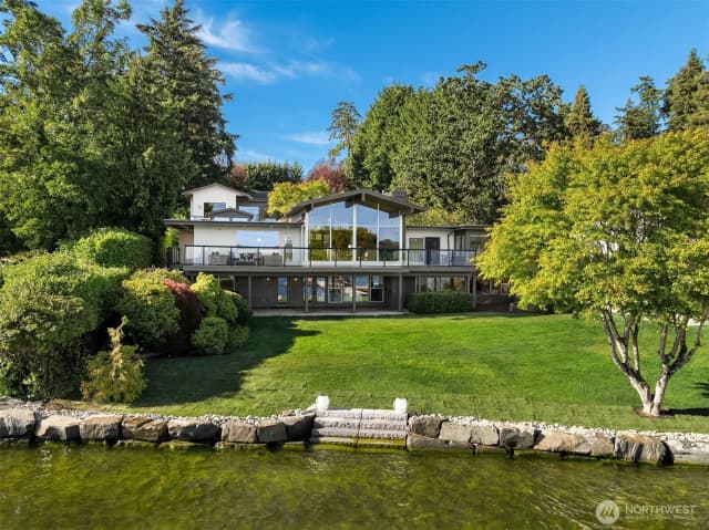 Property photo for 10929 Se Lake Road, Bellevue