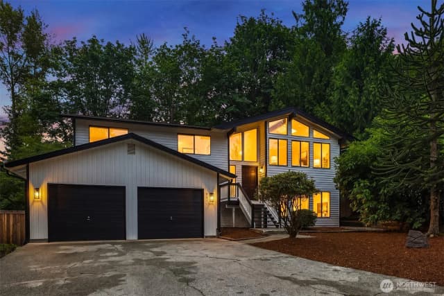 Property photo for 18311 Ne 105th Court, Redmond
