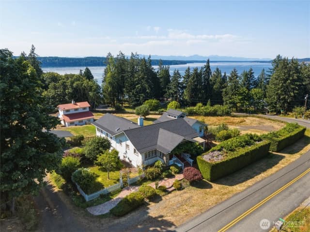 Property photo for 9931 Johnson Point Road Ne, Olympia