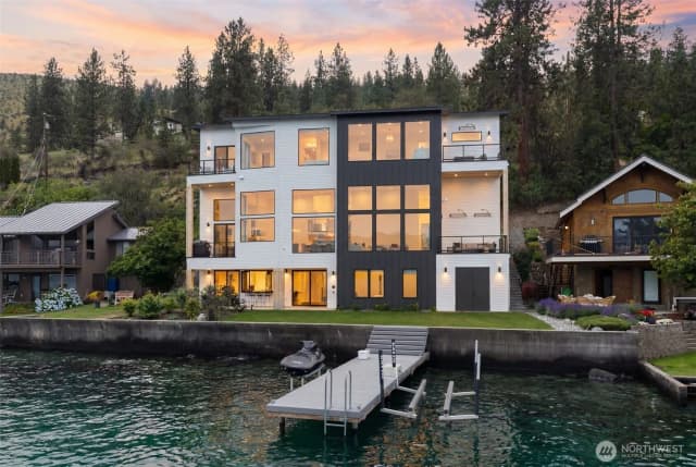 Property photo for 3212 S Lakeshore Road, Chelan