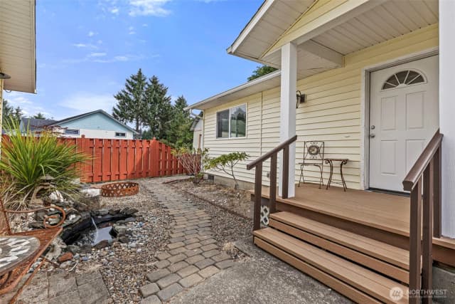Property photo for 526 Sunset Avenue Ne, Ocean Shores