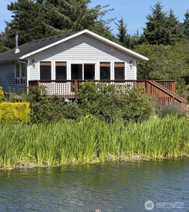 Property photo for 725 Wawona Avenue Sw, Ocean Shores