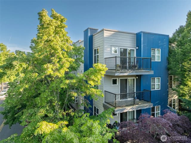 Property photo for 12345 Roosevelt Way Ne #310, Seattle