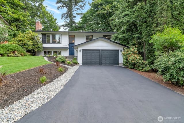 Property photo for 10520 Ne 136th Place, Kirkland