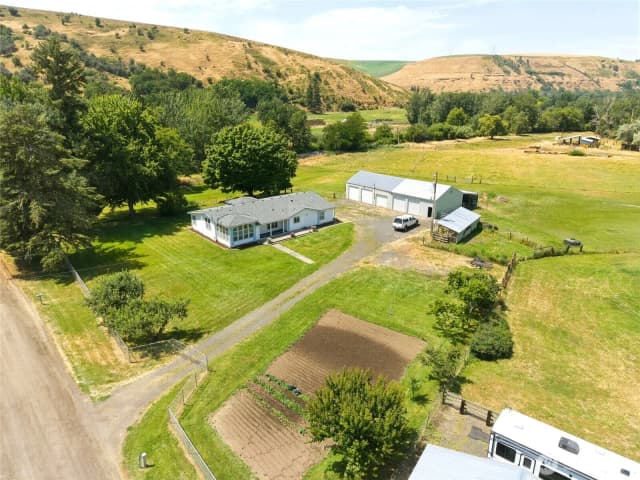 Property photo for 110 Baileysburg Road, Dayton
