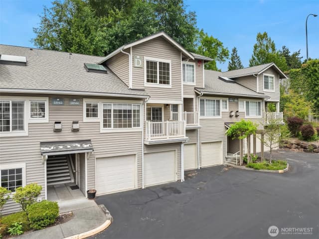 Property photo for 18544 Ne 57th Street, Redmond
