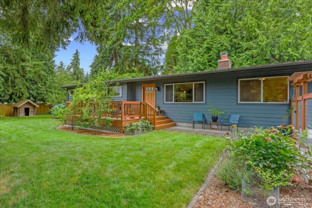 Property photo for 19405 58th Avenue Ne, Kenmore