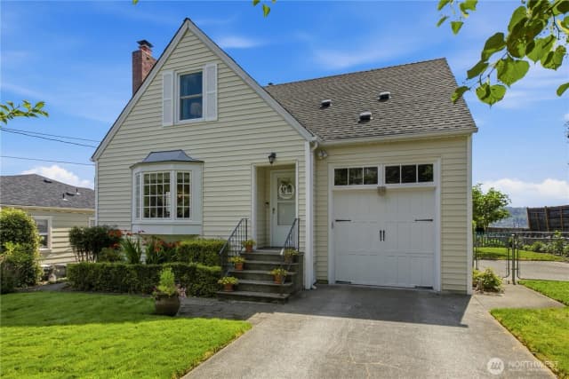 Property photo for 324 Stevens Avenue Sw, Renton