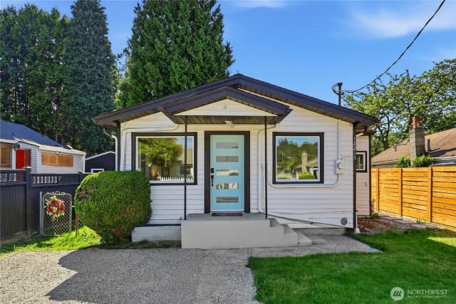 Property photo for 12215 44th Avenue S, Tukwila
