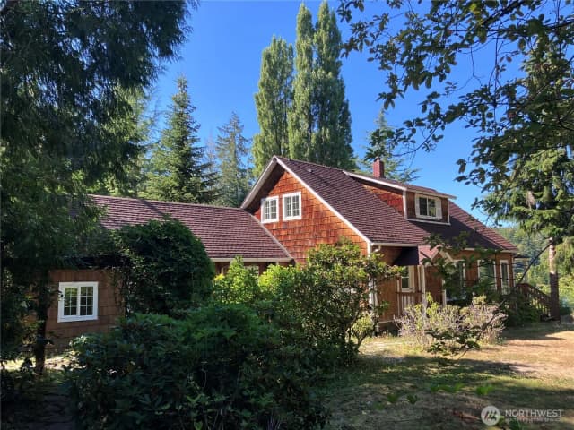 Property photo for 4293 E Pickering Road, Shelton