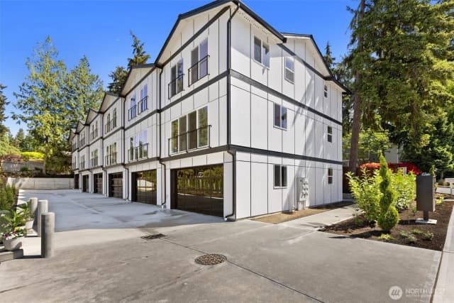 Property photo for 7103 210 Street Sw #f, Edmonds