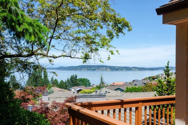 Property photo for 106 Chinook Lane Steilacoom, Steilacoom