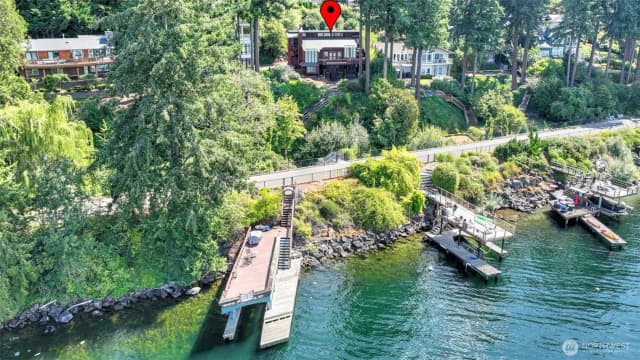 Property photo for 2305 E Lake Sammamish Place Se, Sammamish