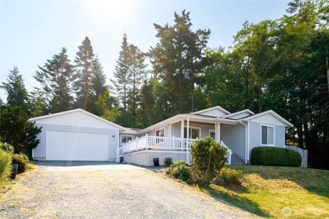 Property photo for 744 Shelter Bay Dr, La Conner