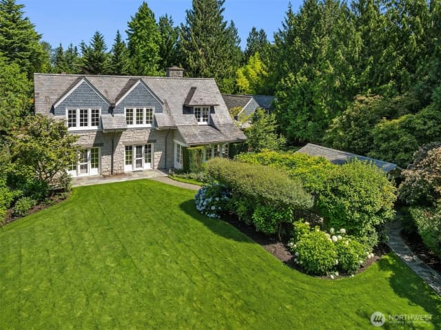 Property photo for 8106 Overlake Drive W, Medina
