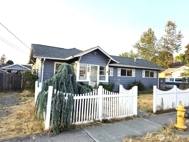 Property photo for 225 14th Street Se, Auburn